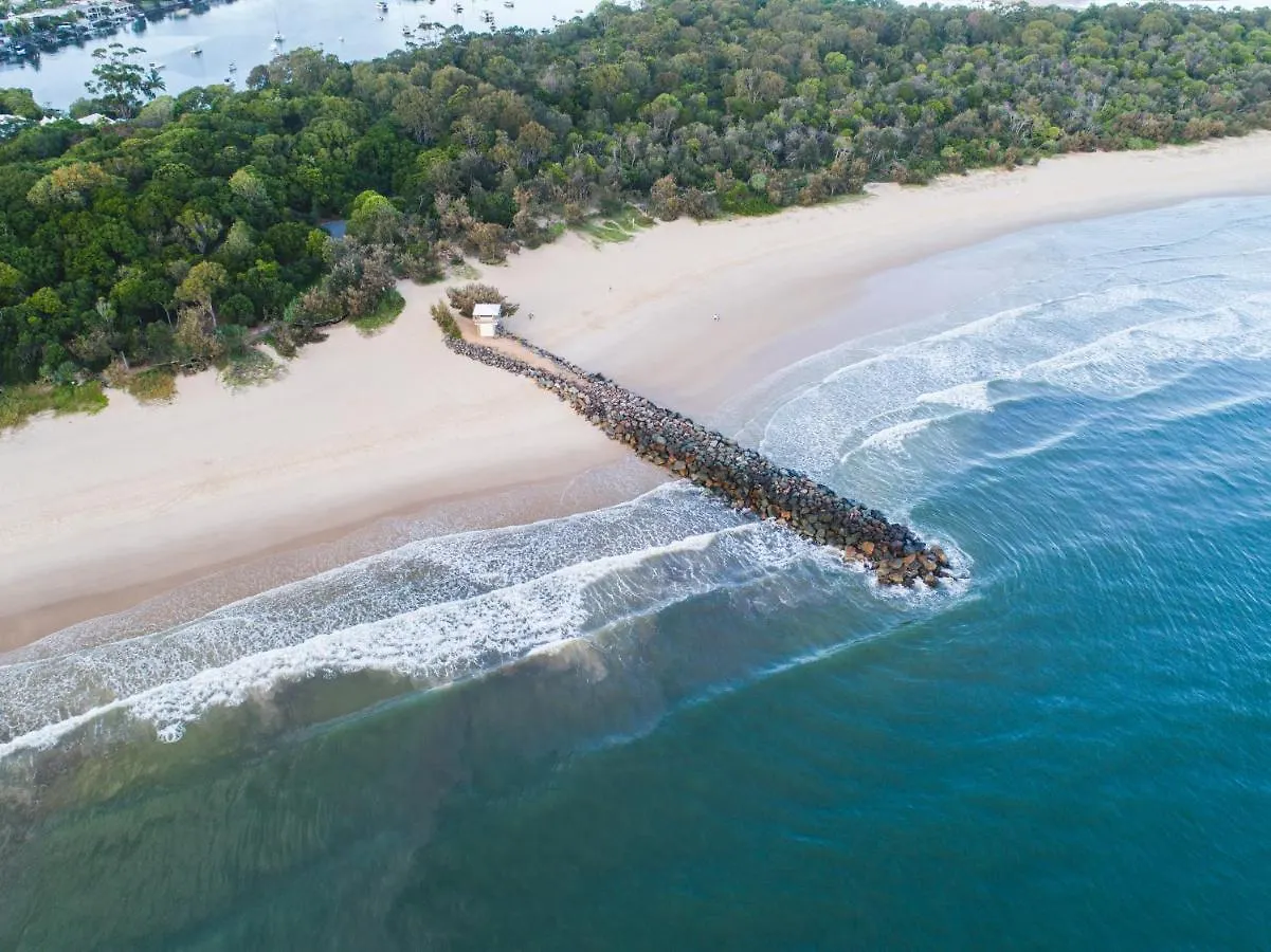 ****  Saks On Hastings Aparthotel Noosa Heads Australia